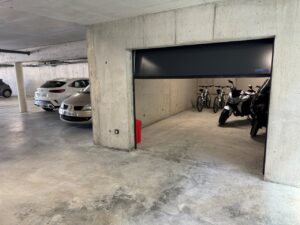 Garage fermé couvert - Hotel Kalliste molini